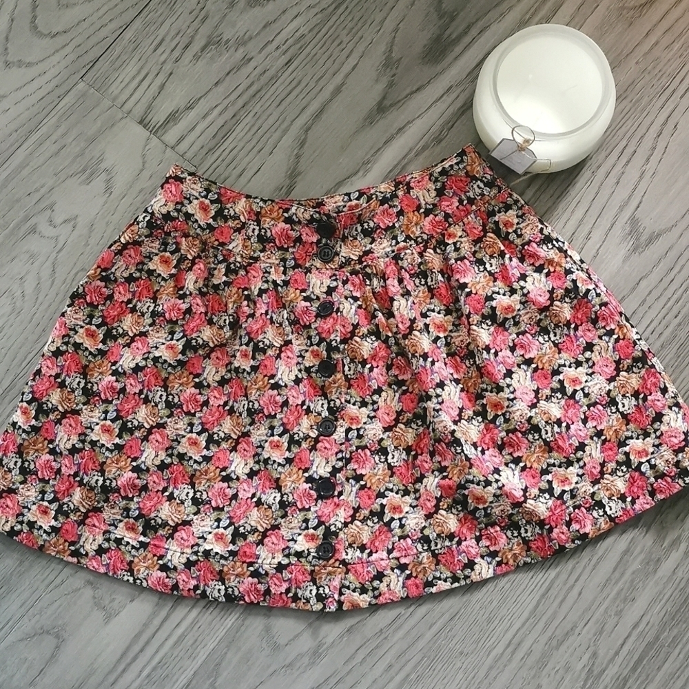 Forever 21 floral  girly cottagecore mini skirt. Size small
